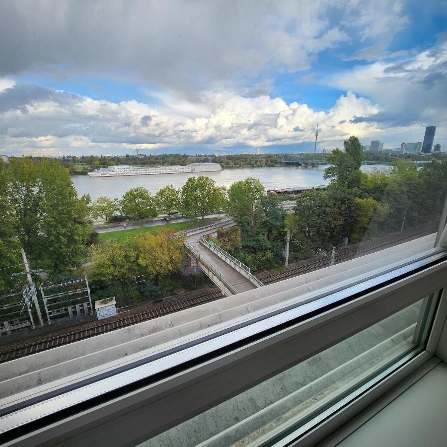 Apartament Lovely For 4 On The Danube River - Private Parking