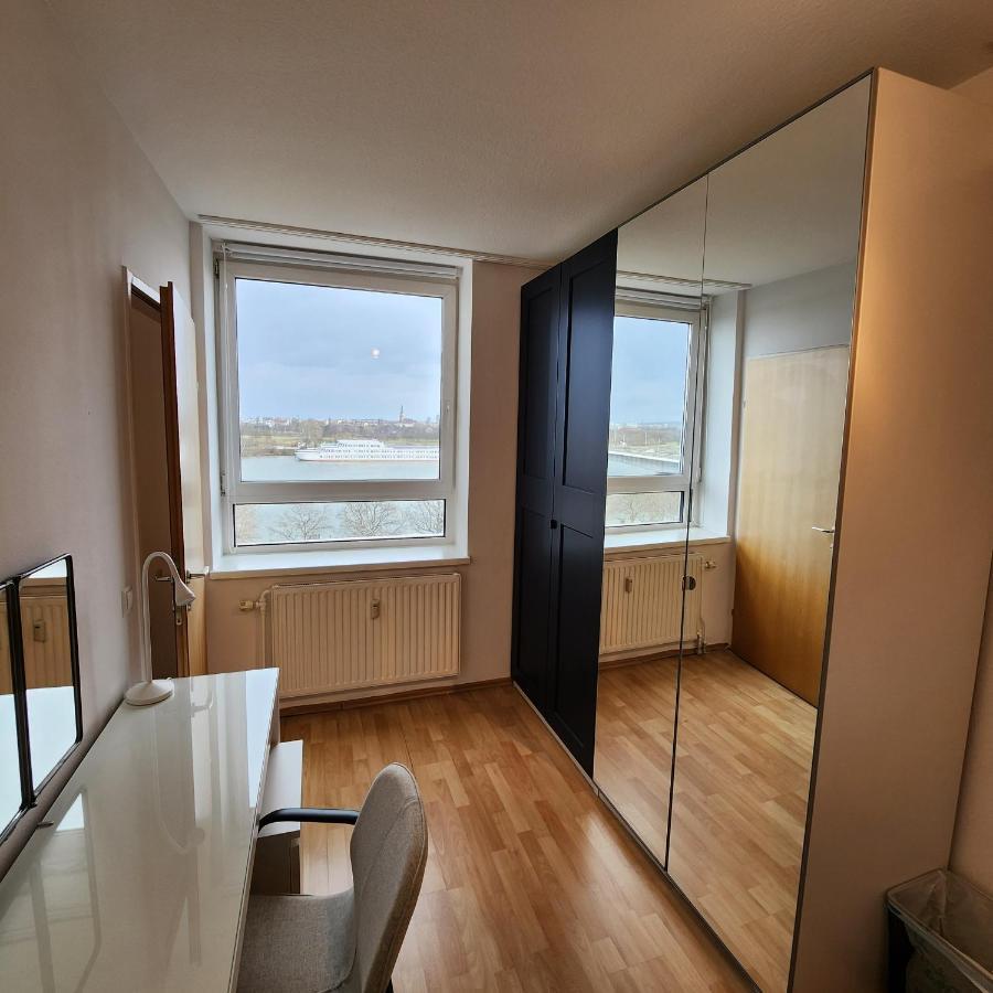 Apartament Lovely For 4 On The Danube River - Private Parking *