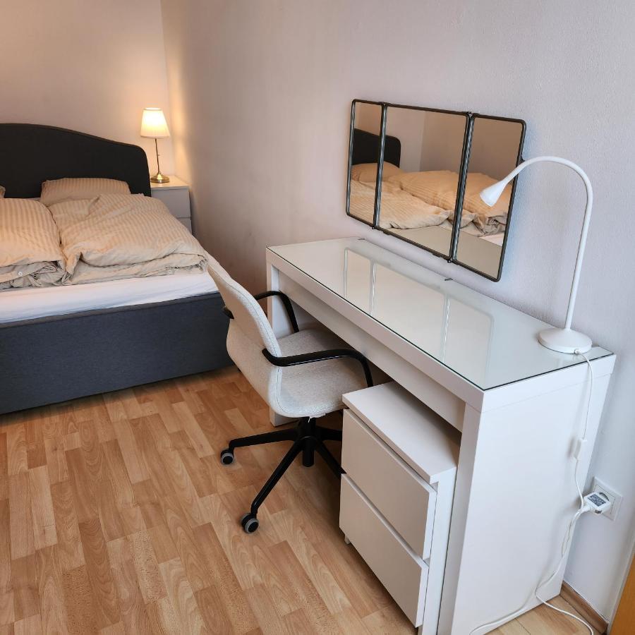 Apartament Lovely For 4 On The Danube River - Private Parking Wiedeń
