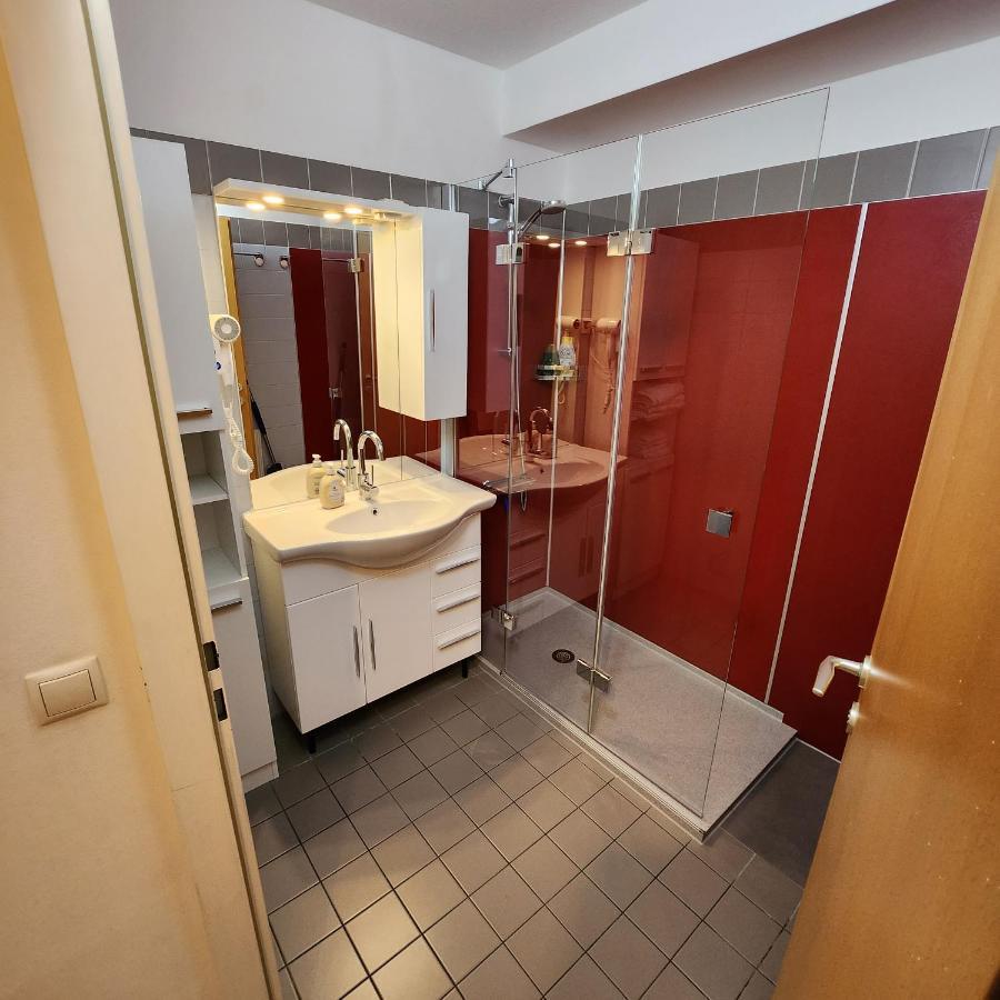 Apartament Lovely For 4 On The Danube River - Private Parking Wiedeń